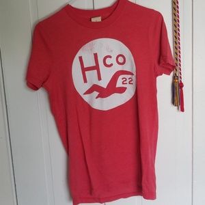 hollister red short-sleeved tee with logo